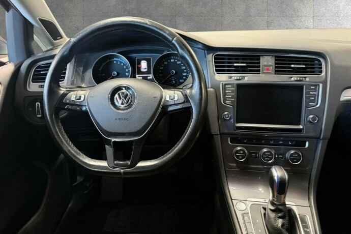 volkswagen-e-golf-vii-elektrisitet-2015-big-14