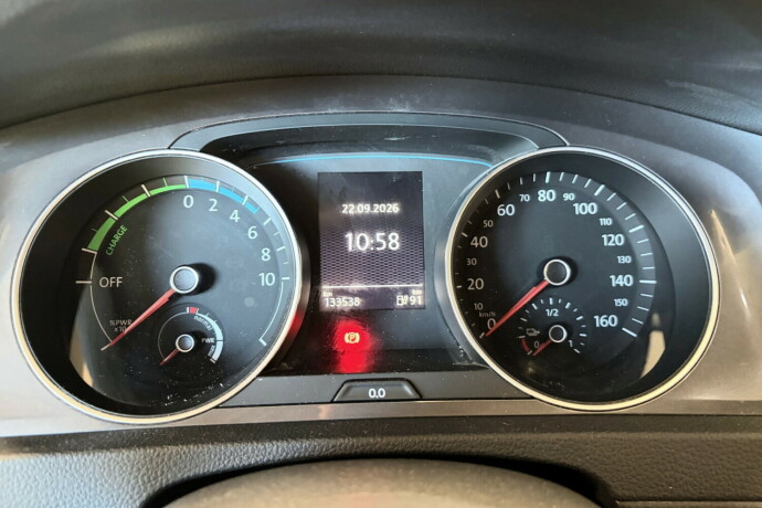 volkswagen-e-golf-vii-elektrisitet-2015-big-19