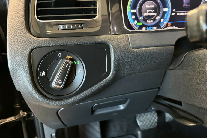 volkswagen-e-golf-vii-elektrisitet-2019-big-27