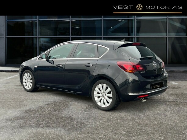 opel-astra-bensin-2013-big-4