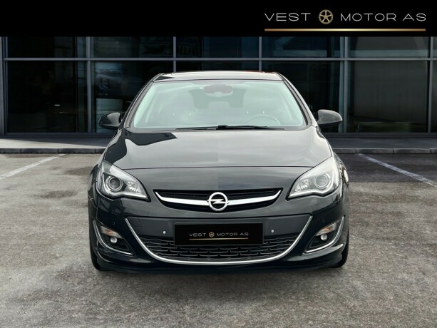 opel-astra-bensin-2013-big-1