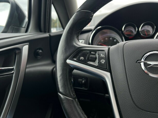 opel-astra-bensin-2013-big-14