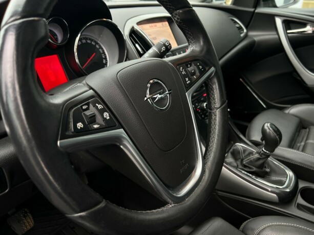 opel-astra-bensin-2013-big-28