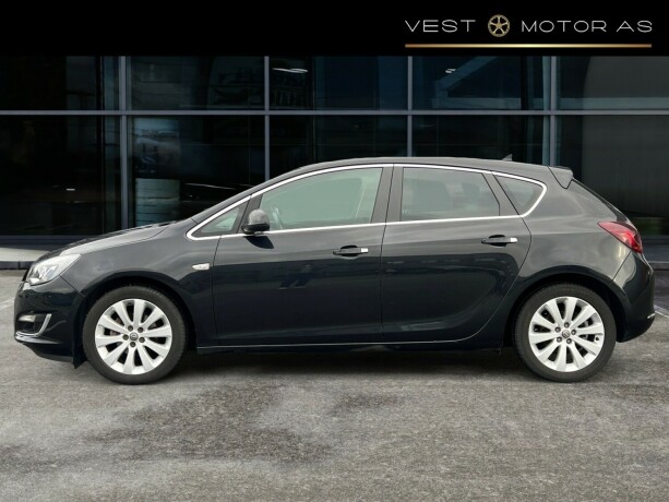 opel-astra-bensin-2013-big-3