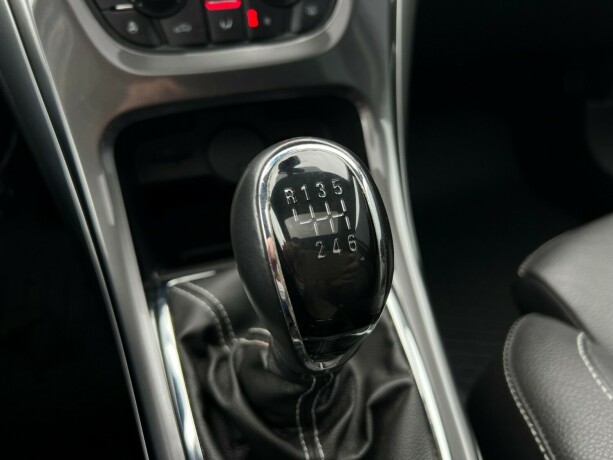 opel-astra-bensin-2013-big-22