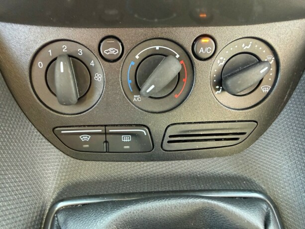 ford-transit-connect-diesel-2017-big-19