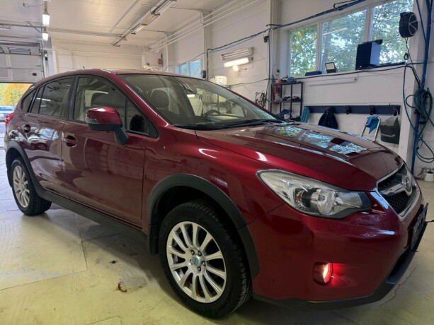 subaru-xv-bensin-2012-big-8