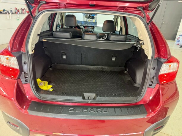 subaru-xv-bensin-2012-big-14