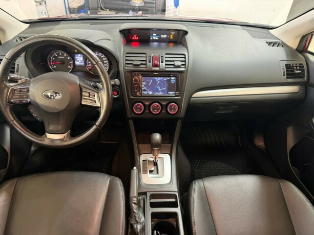 subaru-xv-bensin-2012-big-15