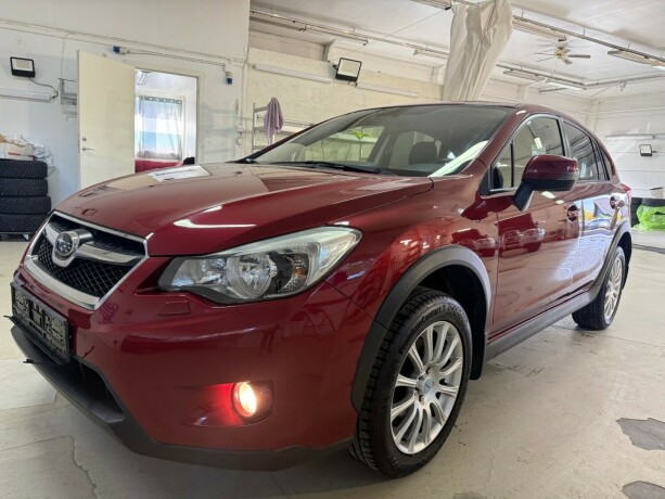 subaru-xv-bensin-2012-big-2