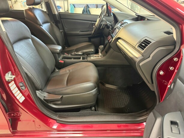 subaru-xv-bensin-2012-big-10