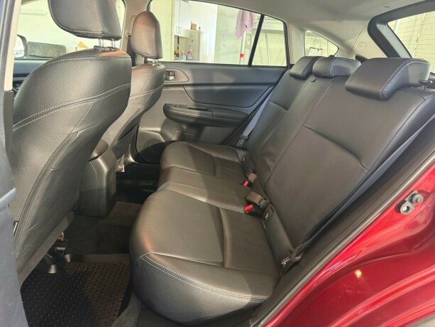 subaru-xv-bensin-2012-big-30