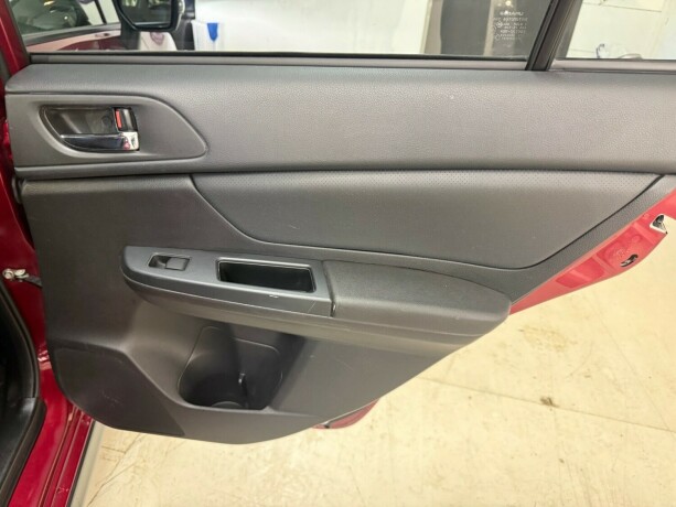 subaru-xv-bensin-2012-big-11