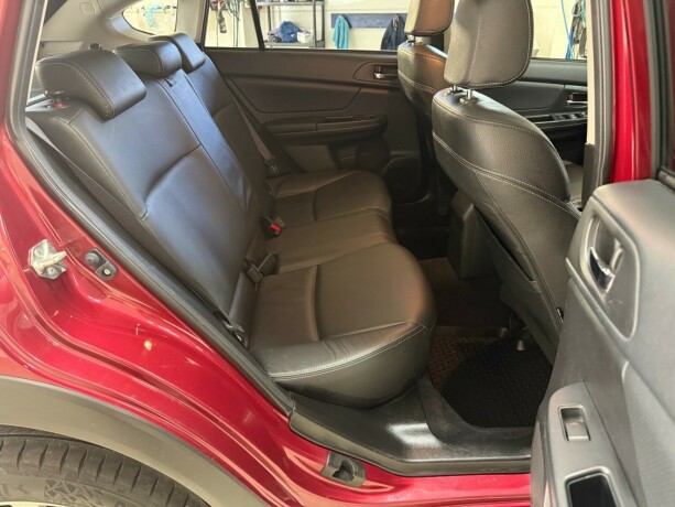 subaru-xv-bensin-2012-big-12