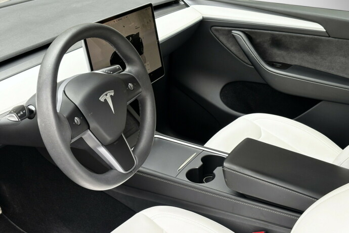 tesla-model-y-elektrisitet-2023-big-12