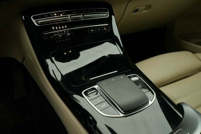 mercedes-benz-eqc400-elektrisitet-2021-big-41
