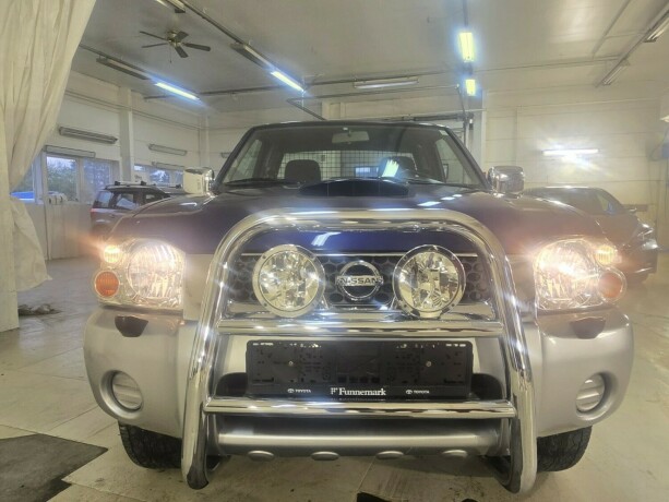 nissan-king-cab-diesel-2003-big-2