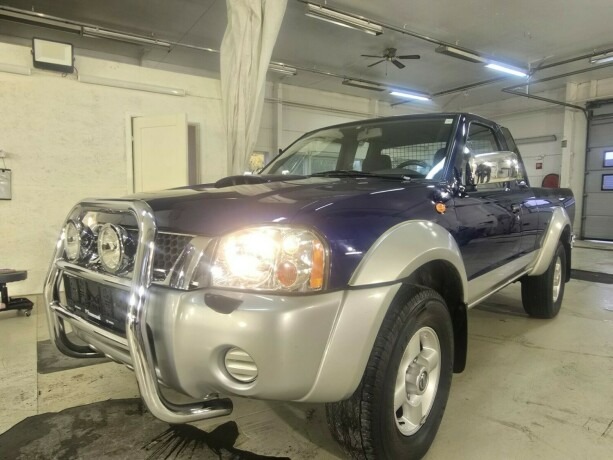 nissan-king-cab-diesel-2003-big-3