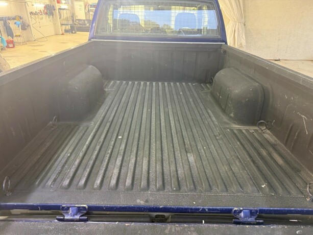 nissan-king-cab-diesel-2003-big-23