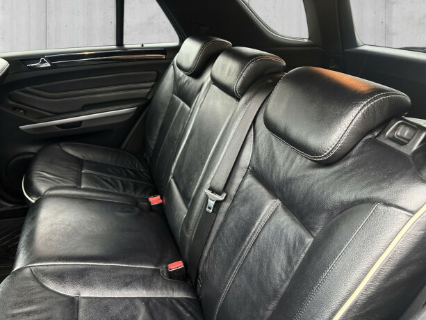 mercedes-benz-ml300-diesel-2011-big-17