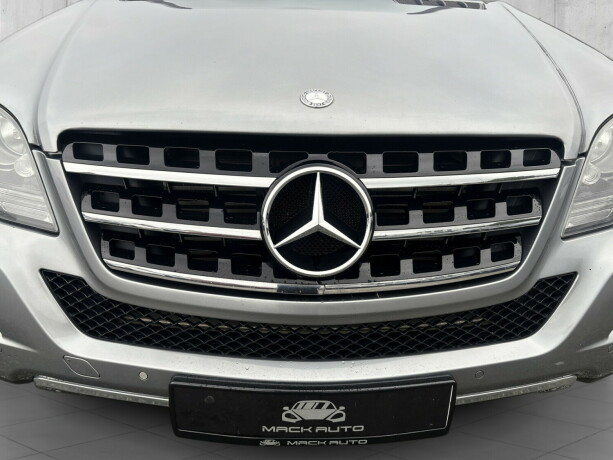 mercedes-benz-ml300-diesel-2011-big-3
