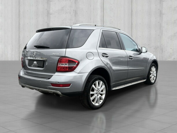 mercedes-benz-ml300-diesel-2011-big-5