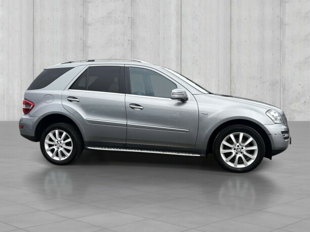 mercedes-benz-ml300-diesel-2011-big-4