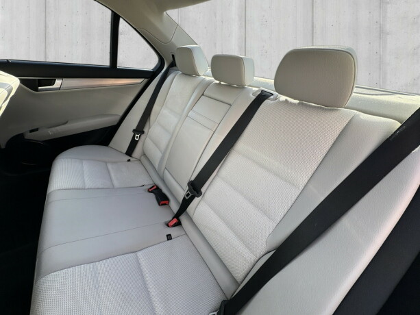 mercedes-benz-180-diesel-2013-big-18