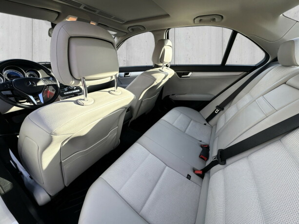 mercedes-benz-180-diesel-2013-big-19