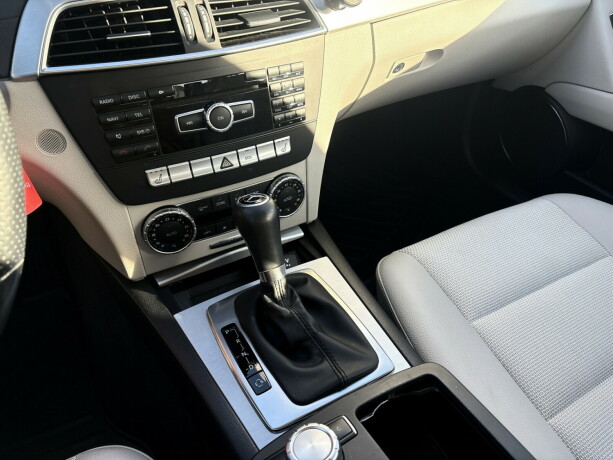 mercedes-benz-180-diesel-2013-big-16