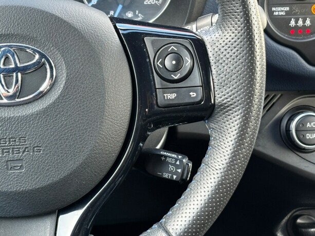 toyota-yaris-elektrisitetbensin-2017-big-29