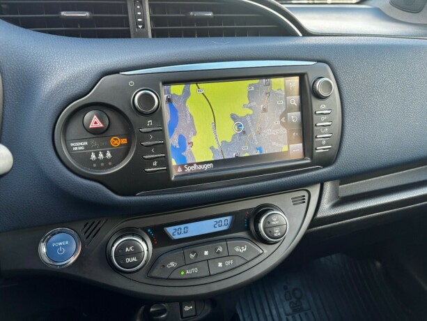 toyota-yaris-elektrisitetbensin-2017-big-20