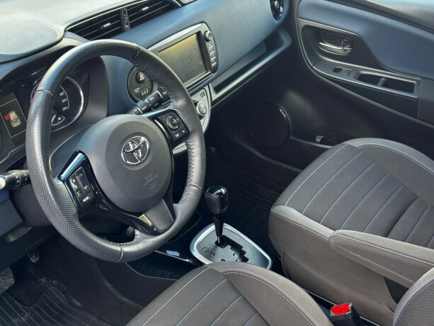 toyota-yaris-elektrisitetbensin-2017-big-11