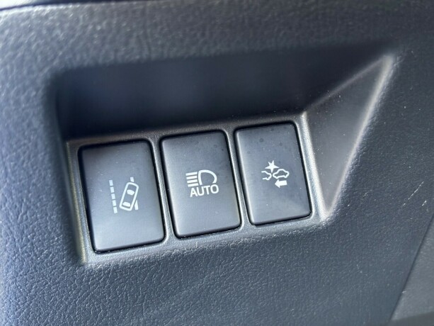 toyota-yaris-elektrisitetbensin-2017-big-14