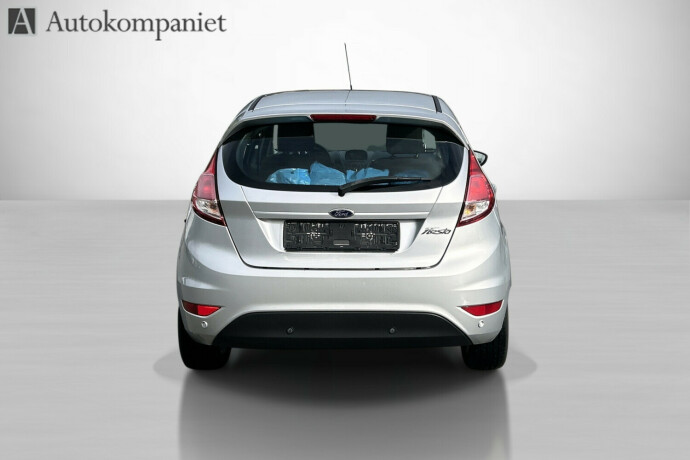 ford-fiesta-bensin-2013-big-6