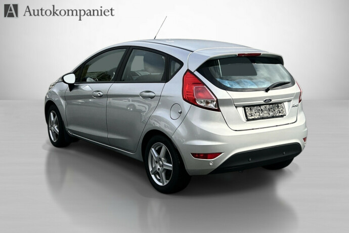 ford-fiesta-bensin-2013-big-5
