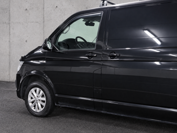volkswagen-transporter-diesel-2018-big-7