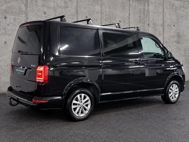 volkswagen-transporter-diesel-2018-big-8
