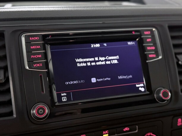 volkswagen-transporter-diesel-2018-big-23