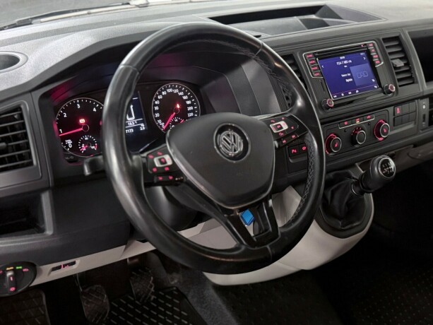 volkswagen-transporter-diesel-2018-big-10