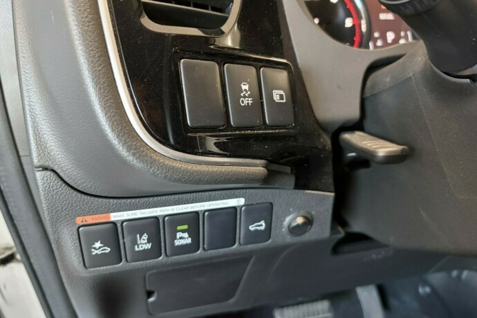 mitsubishi-outlander-diesel-2016-big-23