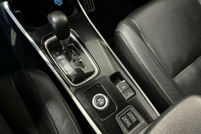 mitsubishi-outlander-diesel-2016-big-24