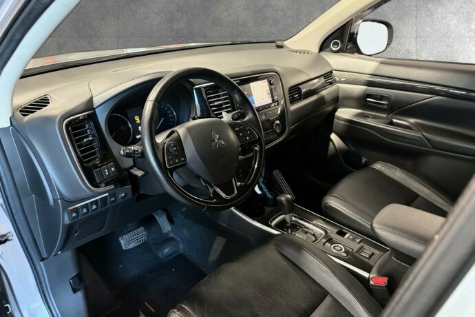 mitsubishi-outlander-diesel-2016-big-12