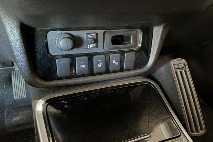 mitsubishi-outlander-diesel-2016-big-21