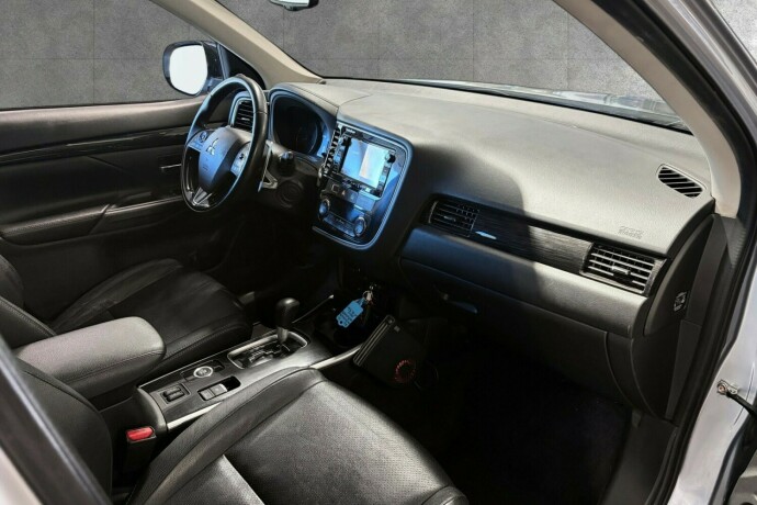 mitsubishi-outlander-diesel-2016-big-16