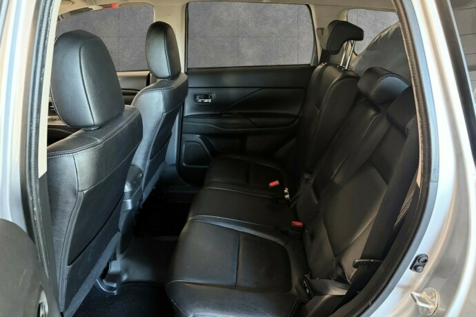 mitsubishi-outlander-diesel-2016-big-11