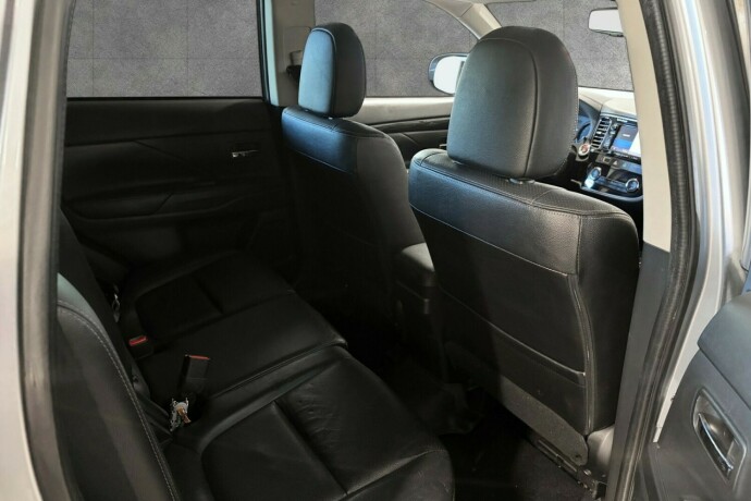 mitsubishi-outlander-diesel-2016-big-13