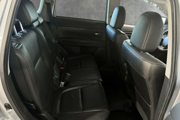 mitsubishi-outlander-diesel-2016-big-17
