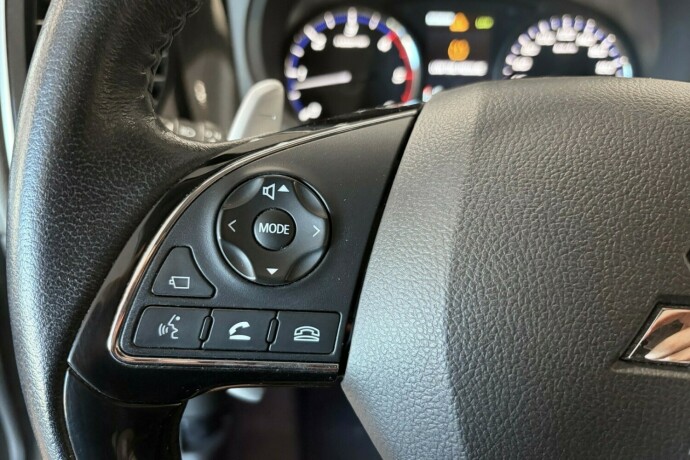 mitsubishi-outlander-diesel-2016-big-28
