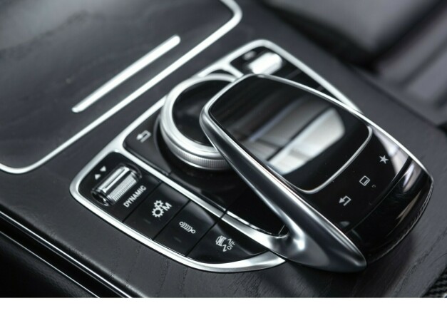 mercedes-benz-c43-bensin-2016-big-21